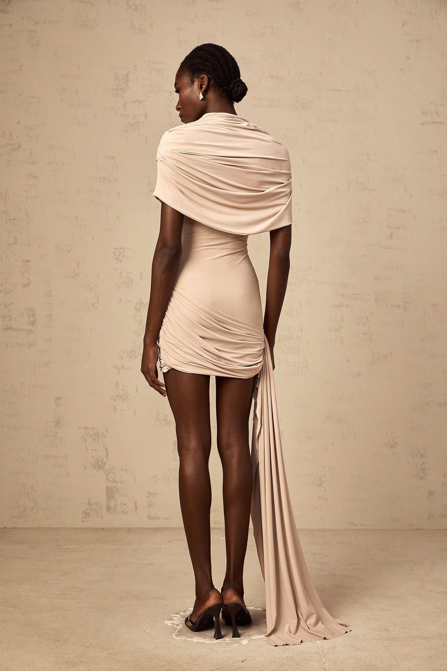 Gaëlle neutrals cape-design ruched fitted mini dress